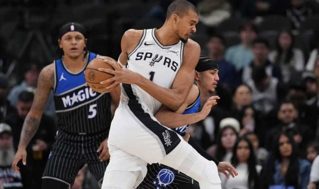 世界杯官方入口-马刺双杀魔术升西部第二：文班25+8+4+5帽 完胜班凯罗19+10