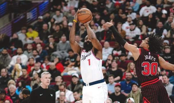 世界杯app下载-洛城德比！小卡伤情不明，哈登硬刚湖人东詹，双方都是排名卡位战